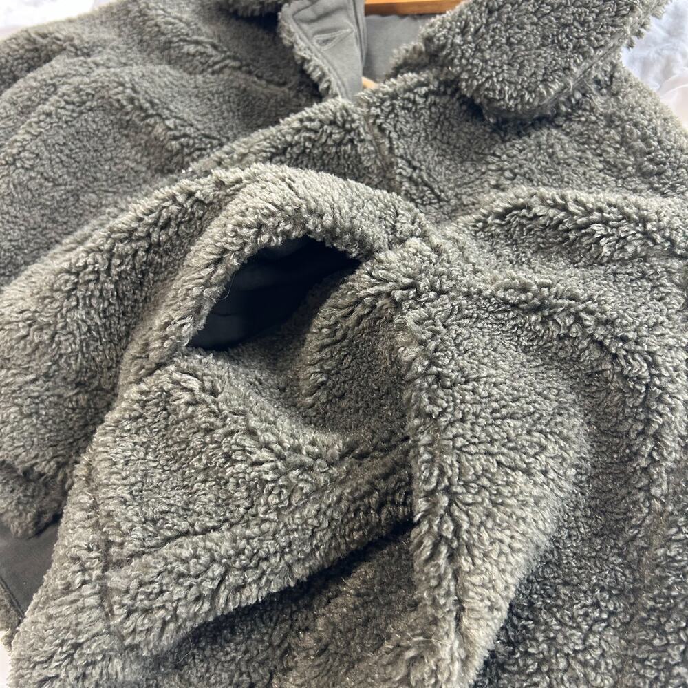 NWOT Lululemon Textured Fleece Button Jacket Dark Olive Sherpa Size 6 - Picture 9 of 9
